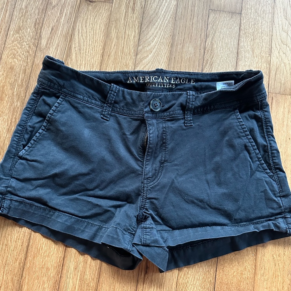 American Eagle Black Super Stretch Shortie Shorts. US Size: 4